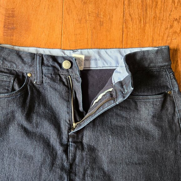Croft & Barrow The Classic Skort Mid Stretch Super Dark Denim Wash Size 10 - Picture 5 of 9